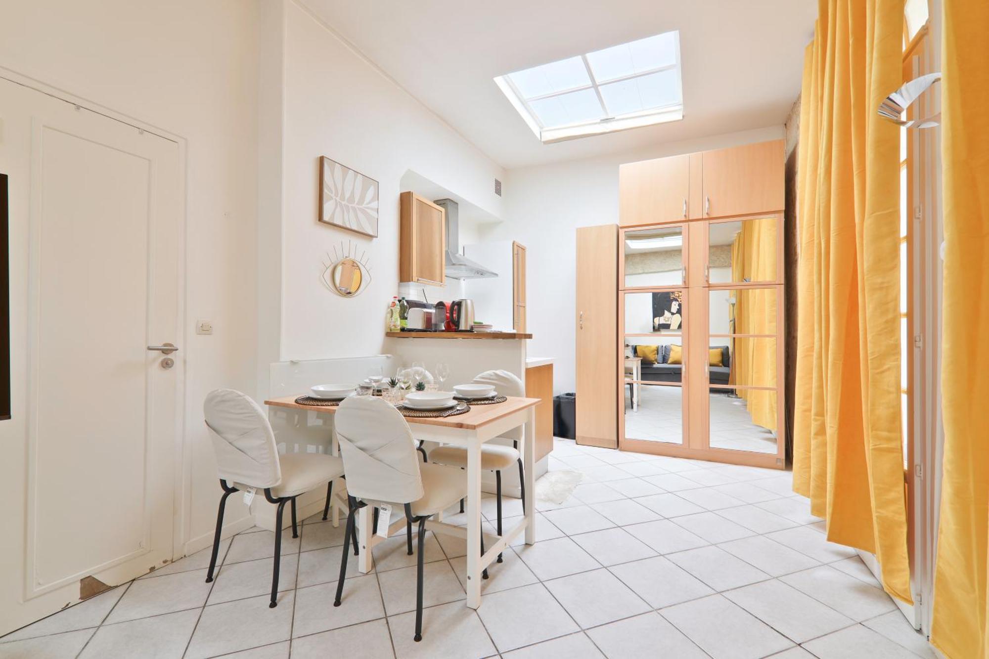 Quartier Musée Du Louvre 3 Free Netflix *